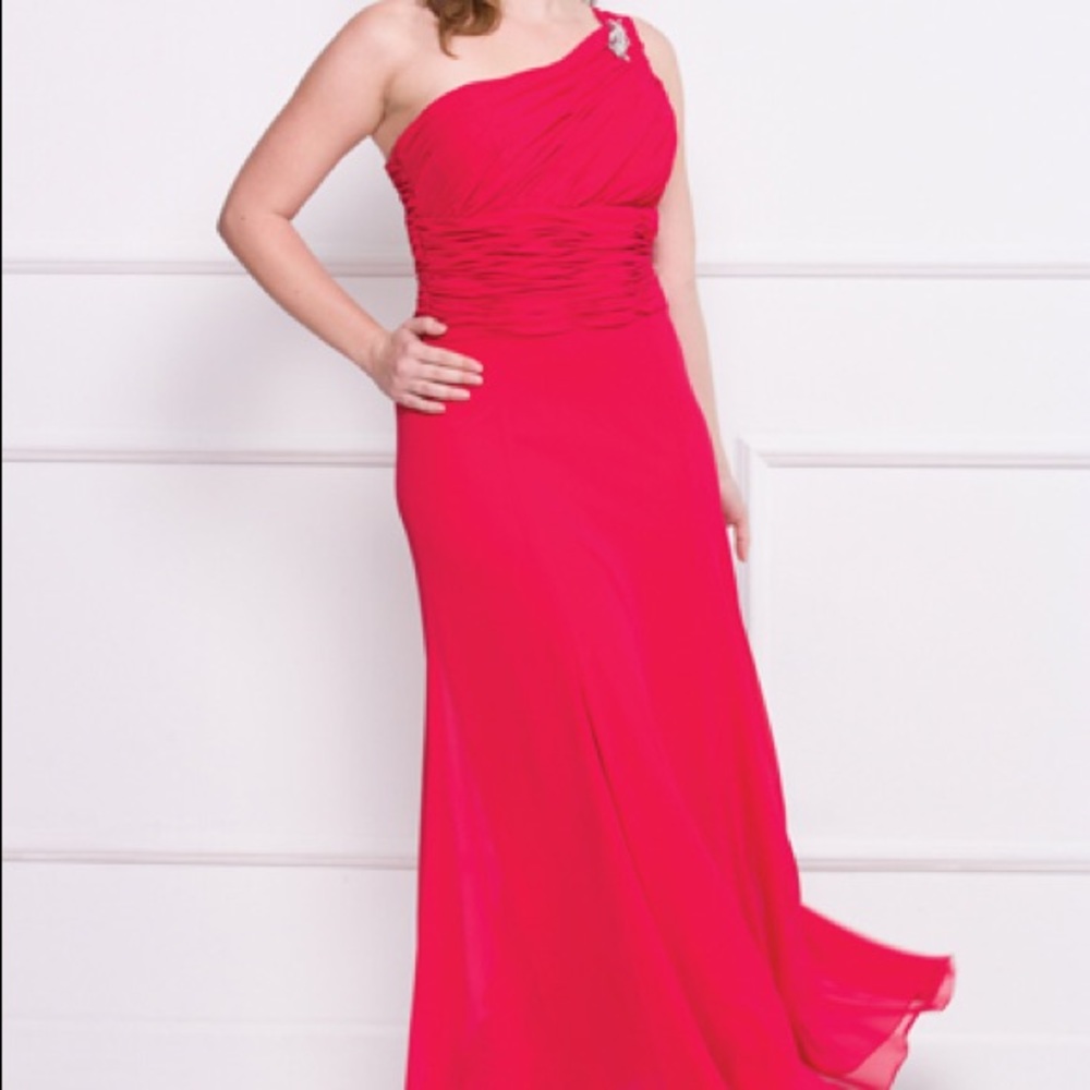 Cherry red chiffon gown size 10 one shoulder NWT